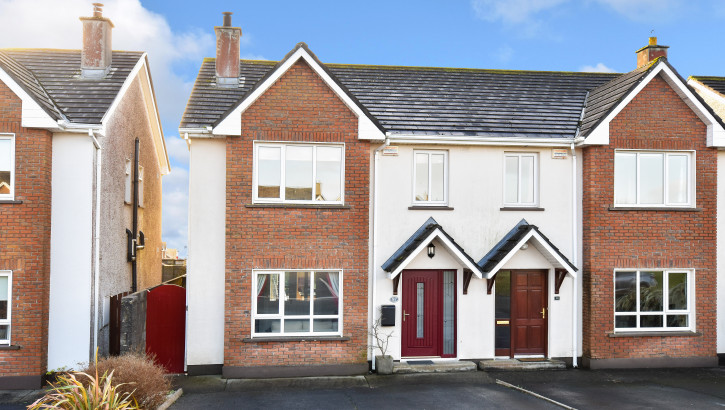 97 Cartur Mor, Clybaun road, Knocknacarra, Galway. 97 Cartur Mor, Clybaun road, Knocknacarra, Galway.