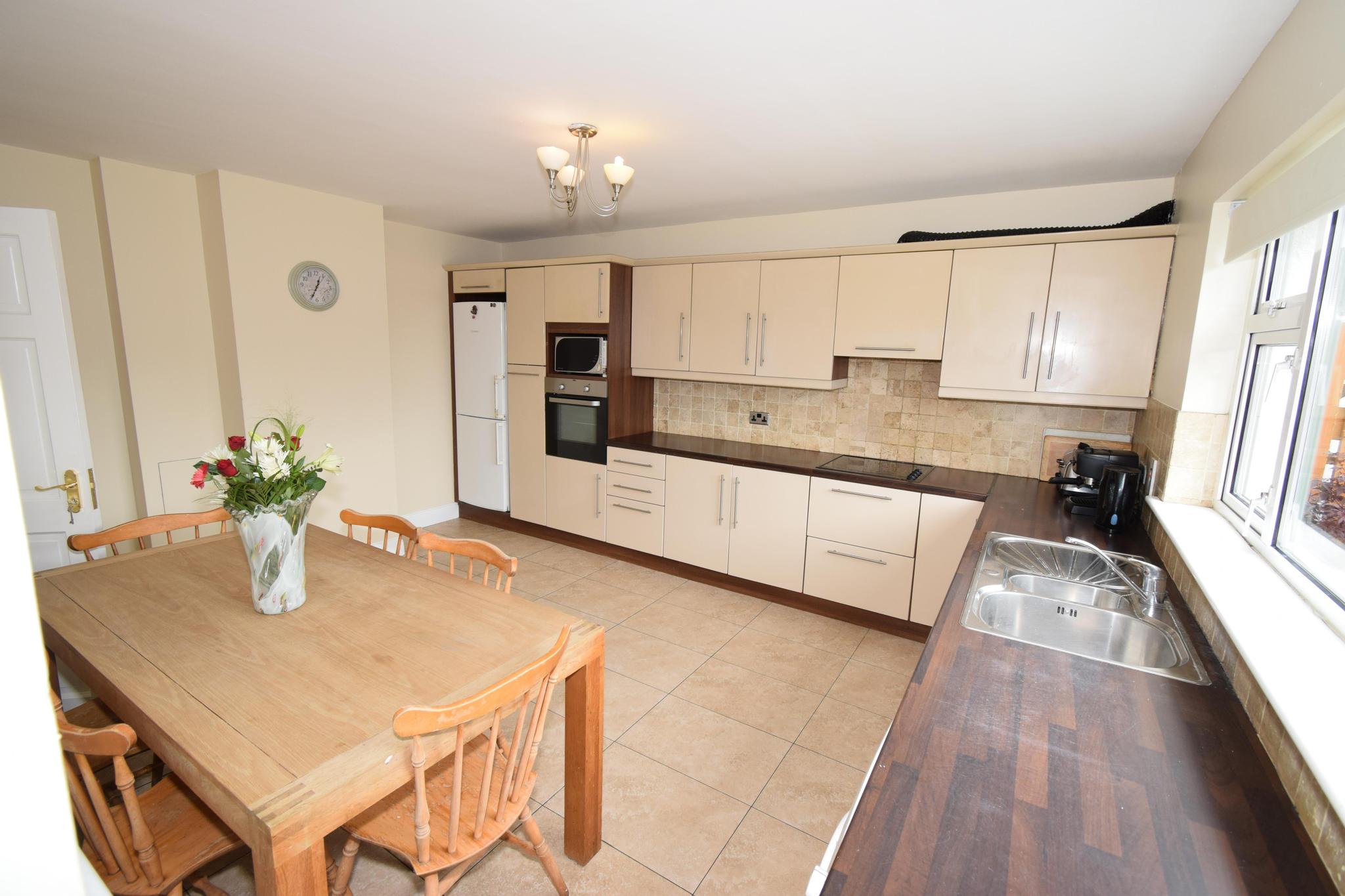 36 Glenanail Drive, Riverside, Galway. Lynch Auctioneers, Galway.